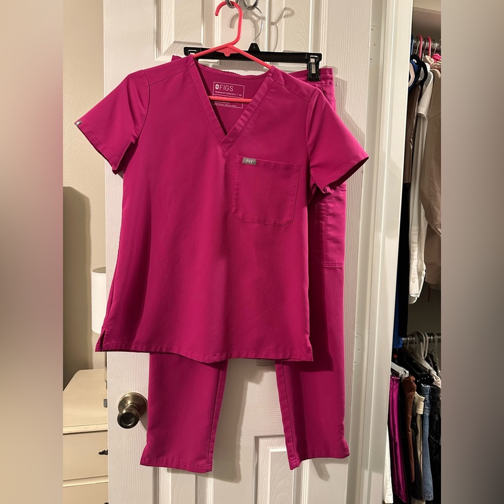 Figs Vivid Pink Scrub Ensemble